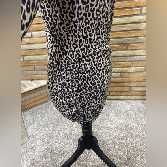 Small cheetah print v neck sweater - Picture 2 of 7